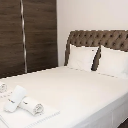 New Black & White Flat 5 Min Away From Sea Garden By Flat Mаnager *