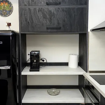 アパート New Black & White Flat 5 Min Away From Sea Garden By Flat Mаnager