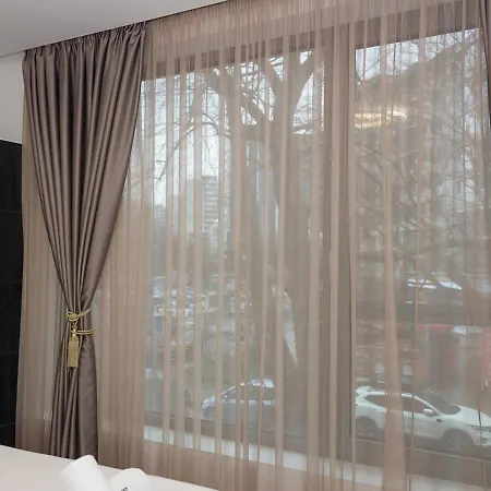 New Black & White Flat 5 Min Away From Sea Garden By Flat Mаnager アパート ヴァルナ